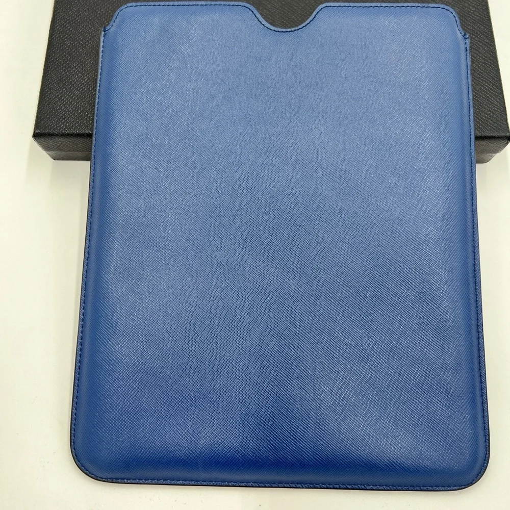 ♦️Prada IPAD leather case